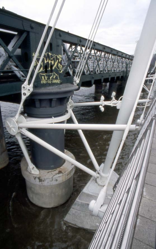 Golden Jubilee Footbridge