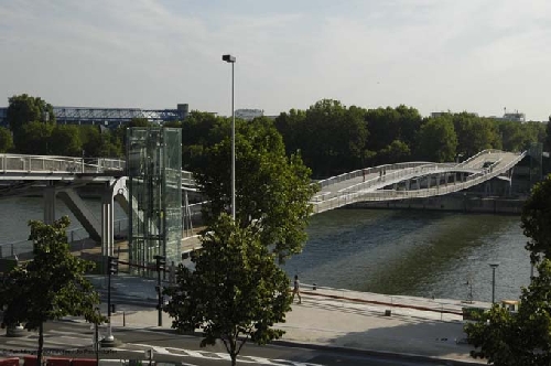 Simone de Beauvoir Bridge